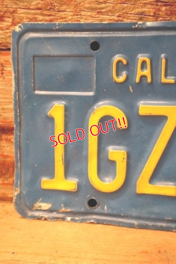 画像2: dp-241106-31 License Plate 1980's CALIFORNIA "1GZT487"