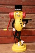 ct-241106-07 PLANTERS / Broadway Toys 1996 MR.PEANUT PEANUT BUTTER MAKER