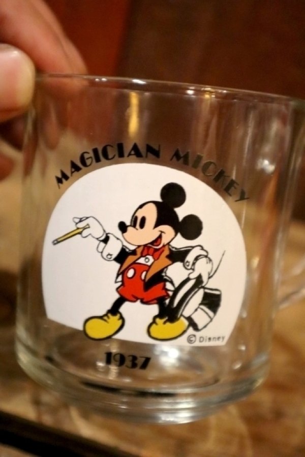 画像2: ct-250205-13 Mickey Mouse / Anchor Hocking 1970's Mug "MAGICIAN MICKEY"