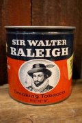 dp-250205-114 SIR WALTER RALEIGH / 1960's 14 OZS. Tin Can