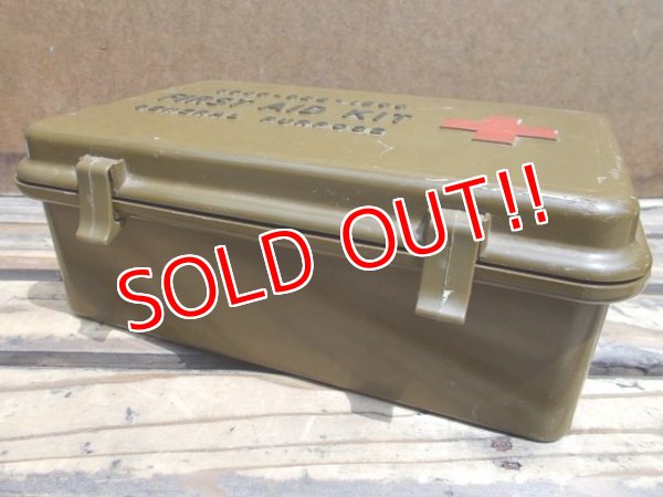 画像2: dp-130625-05  US ARMY 70's FIRST AID Kit