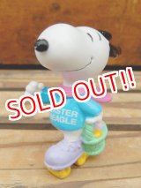 画像: ct-130716-56 Snoopy / Whitman's 90's PVC "Easter Beagle Roller Skate"