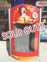 画像: dp-141001-05 McDonald's / 2000's Happy Meal Display Case