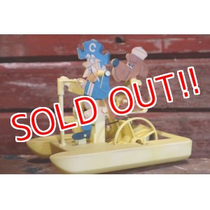 画像: ct-190401-95 Cap'n Crunch / 1970's Plastic Paddle Boat Toy