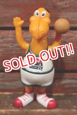 画像: ct-211001-04 KRAFT / Cheesasaurus Rex 1992 Bendy Figure "Basketball"