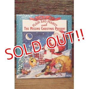 画像: ct-220601-01 MARS / M&M's 1993 "PLAIN AND PEANUT and THE MISSING CHRISTMAS PRESENT" Picture Book