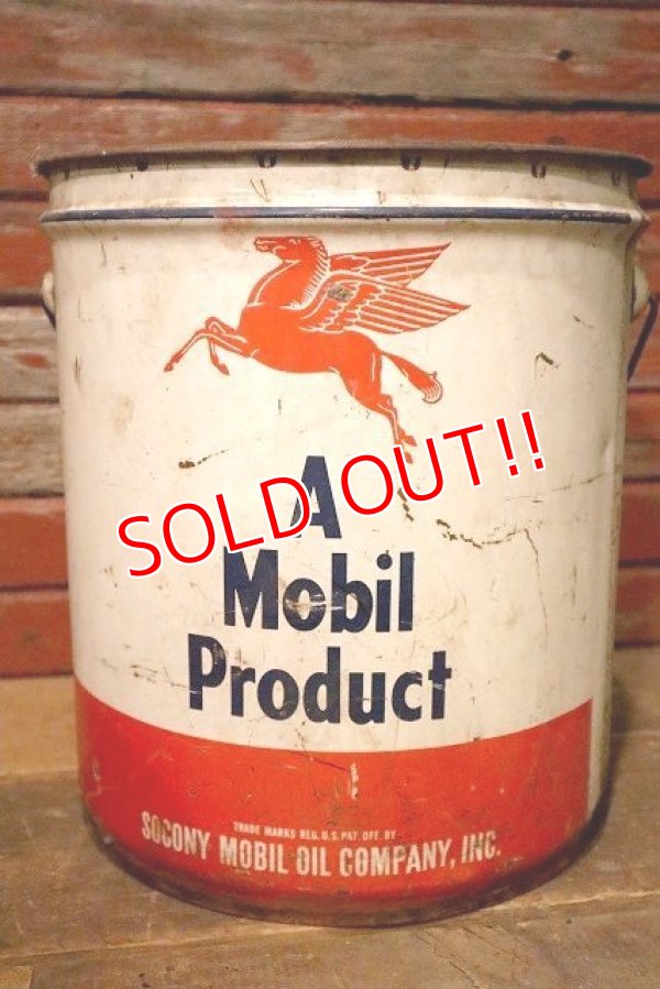 画像1: dp-230401-16 Mobil / 1950's 5 U.S. GALLONS OIL CAN