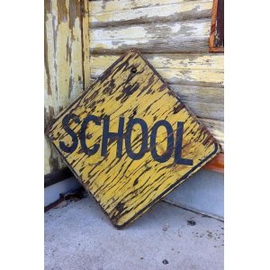 画像: dp-230301-129 Wooden Road Sign "SCHOOL"