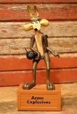 画像1: ct-231001-31 Wile E. Coyote / DAKIN 1968 Figure & Coin Bank