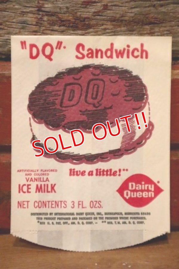 画像1: dp-231001-26 Dairy Queen / 1960's "DQ" Sandwich Paper Bag