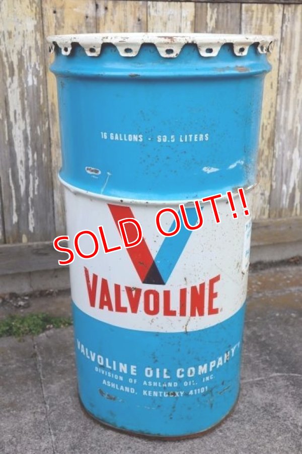 画像1: dp-240101-26 VALVOLINE / 1960's-1970's 120 LBS. 16 U.S. GALLONS OIL CAN