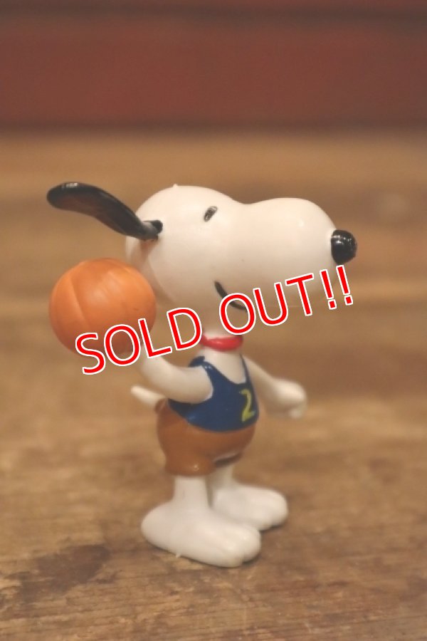 画像2: ct-240214-195 Snoopy / Schleich PVC Figure "Basketball"