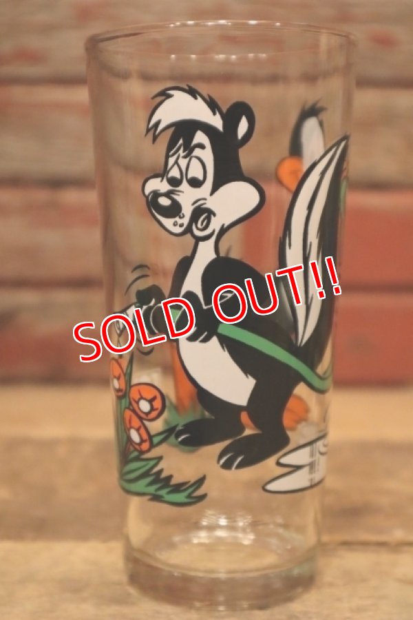 画像1: gs-240301-07 Pepe Le Pew & Daffy Duck / PEPSI 1976 Collector Series Glass