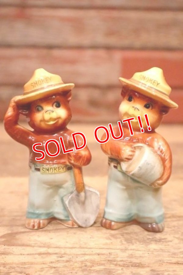 画像1: ct-240301-34 Smokey Bear / 1960's Salt and Pepper Shaker