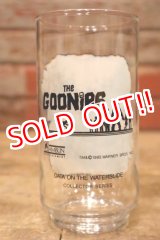 画像: gs-240605-04 The GOONiES / 1985 / "Data on the Waterslide" Godfather's Pizza Glass