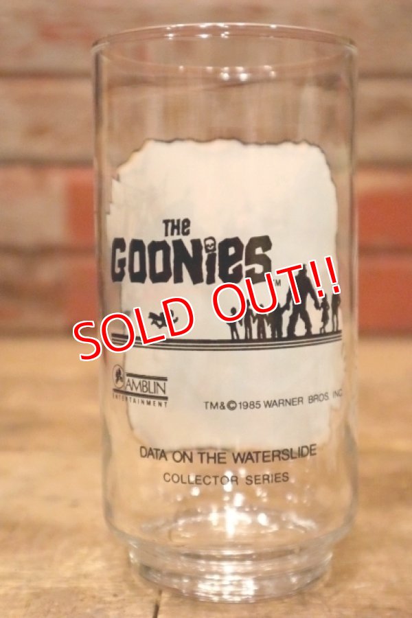 画像1: gs-240605-04 The GOONiES / 1985 / "Data on the Waterslide" Godfather's Pizza Glass