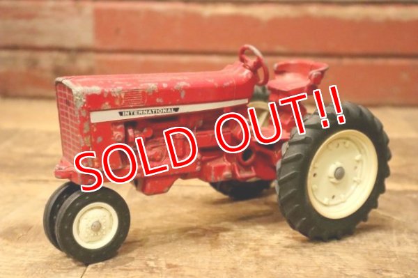 画像1: dp-240623-02 ERTL / 1970's INTERNATIONAL Die-Cast Metal Tractor 1/16 Scale