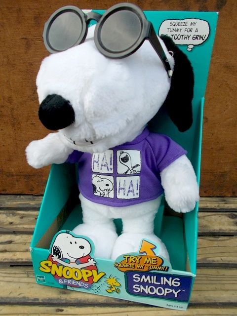 ct-130716-63 Joe Cool / Hasbro 90's Smiling Snoopy Plush doll