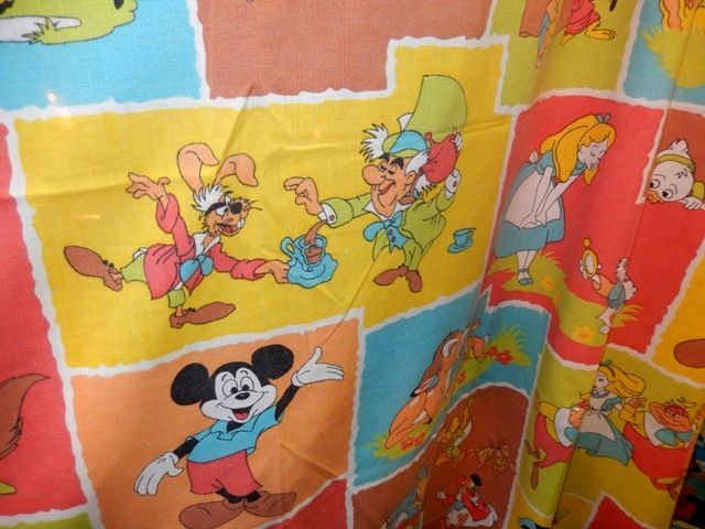 画像: ct-140401-04 Disney / 70's Flat Sheet (Twin)