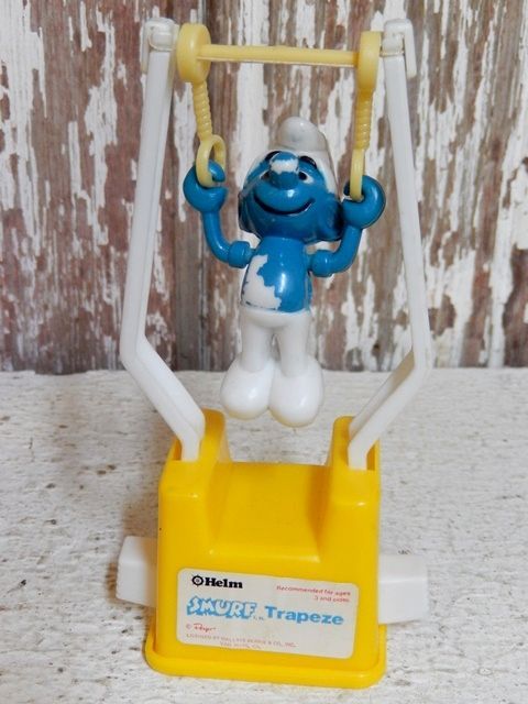 ct-150217-23 Smurf / Helm 80's Trapeze toy