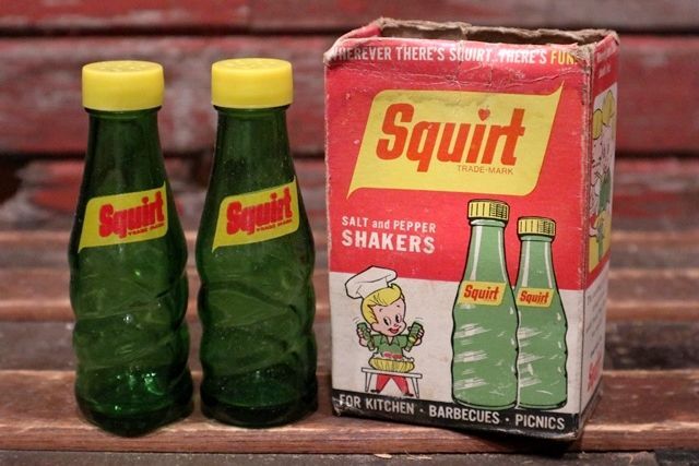 dp-211110-11 Squirt / 1960's Salt & Pepper Shaker