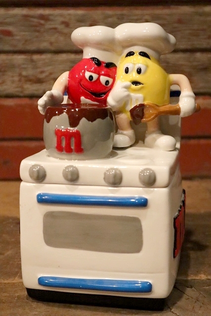 ct-230101-15 Mars / M&M's 2001 Ceramic Stove Oven Cookie Jar