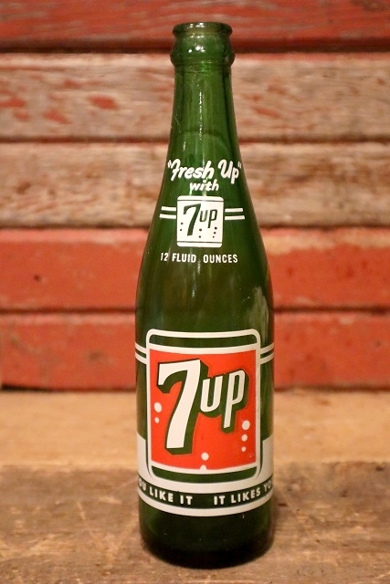 dp-230301-126 7up / 1960's 12 FL.OZ Bottle - Jack's Mart