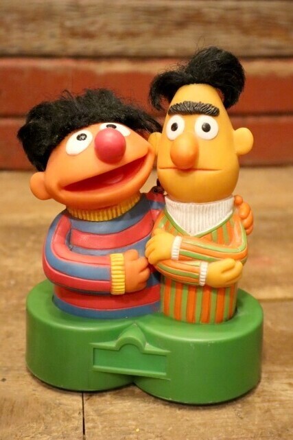 画像1: ct-240214-09 SESAME STREET / Ernie & Bert 1976 AM Radio