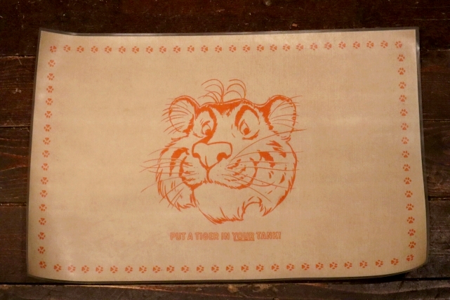 画像1: ct-241225-07 Exxon Esso Tiger 1960's-1970's Placemat (D)